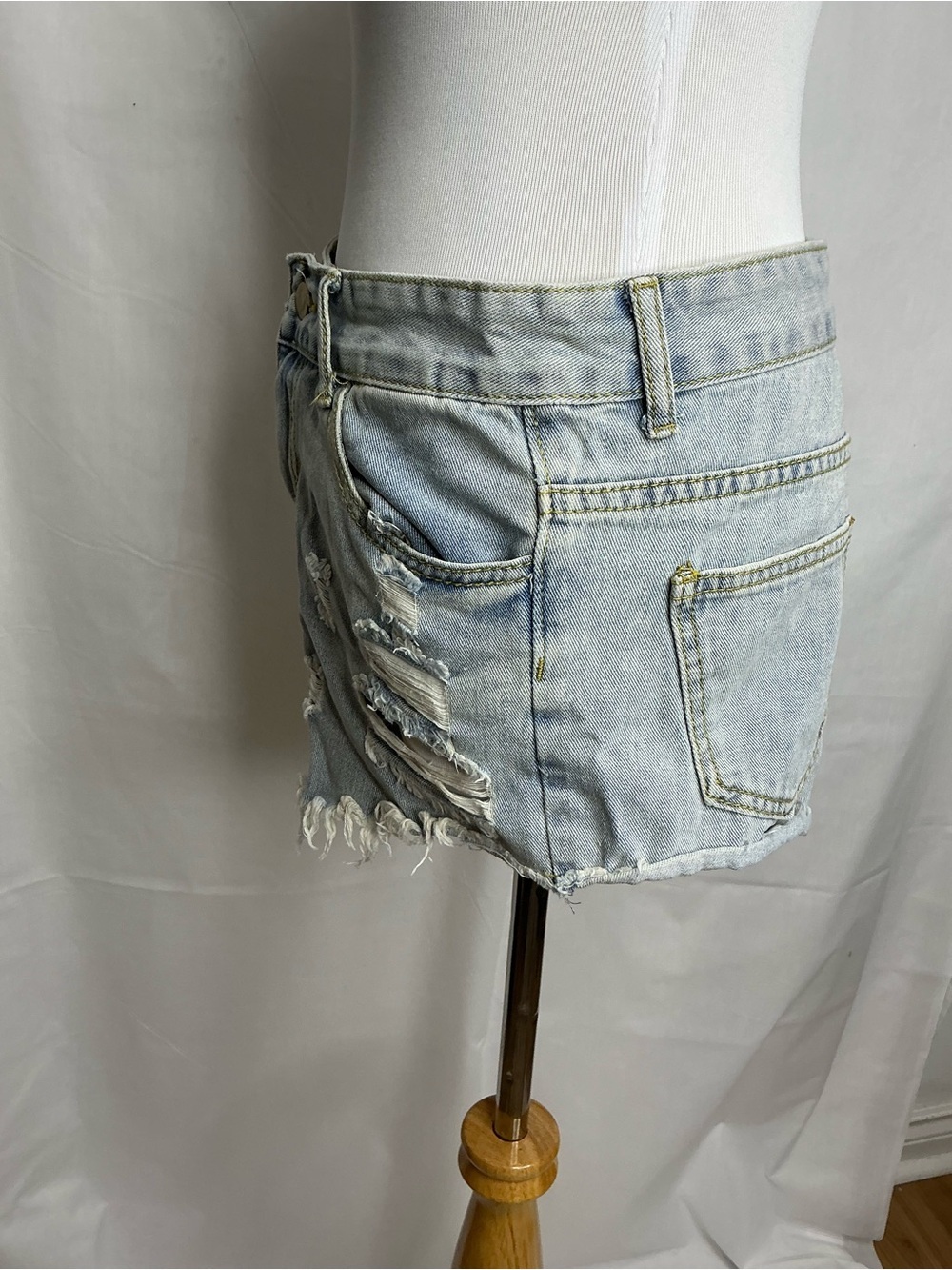 2259 - SHEIN Light Blue Distressed Denim Jean Shorts - Picture 5 of 6